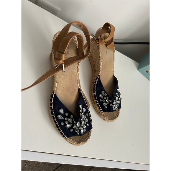 White Mountain Wedges *Size 6* - Picture 1 of 5